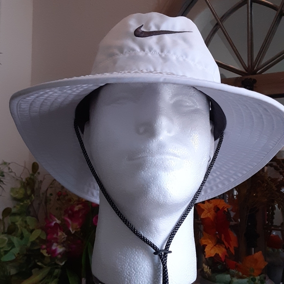Nike Accessories Nike Golf Wide Brimmed Elasticized Polyester Hat